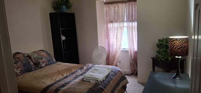 Derek Simmons's room