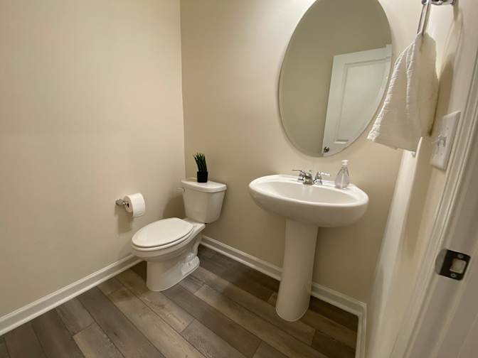 Alcove Rooms's room