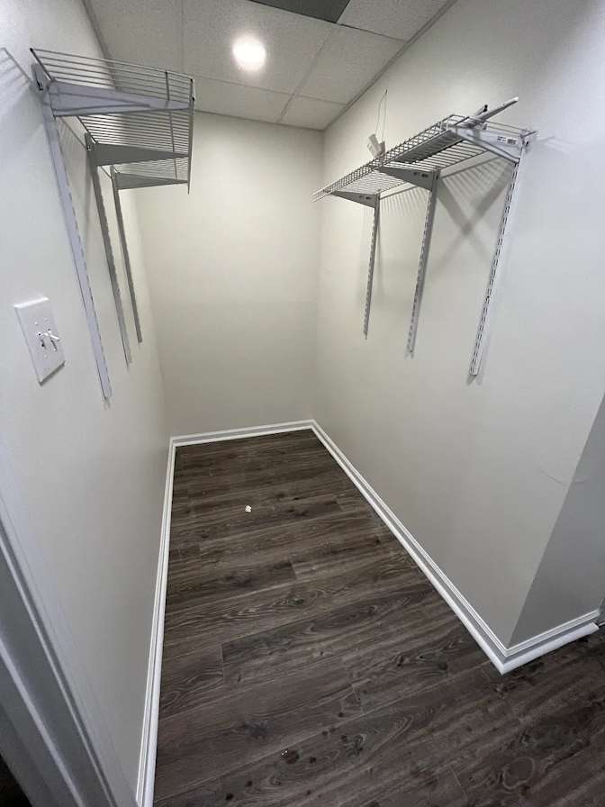 Alcove Rooms's room