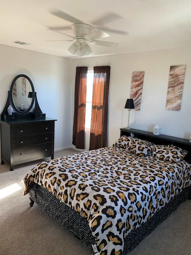 Alaura's room