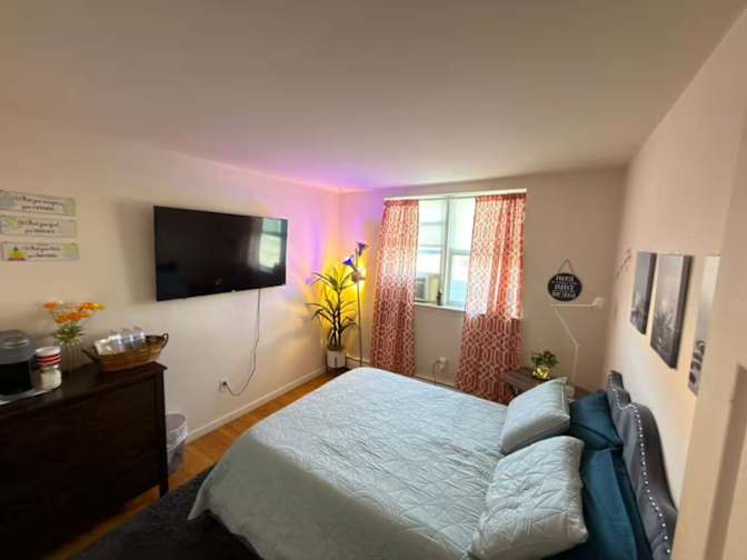 Daniela M Diaz's room