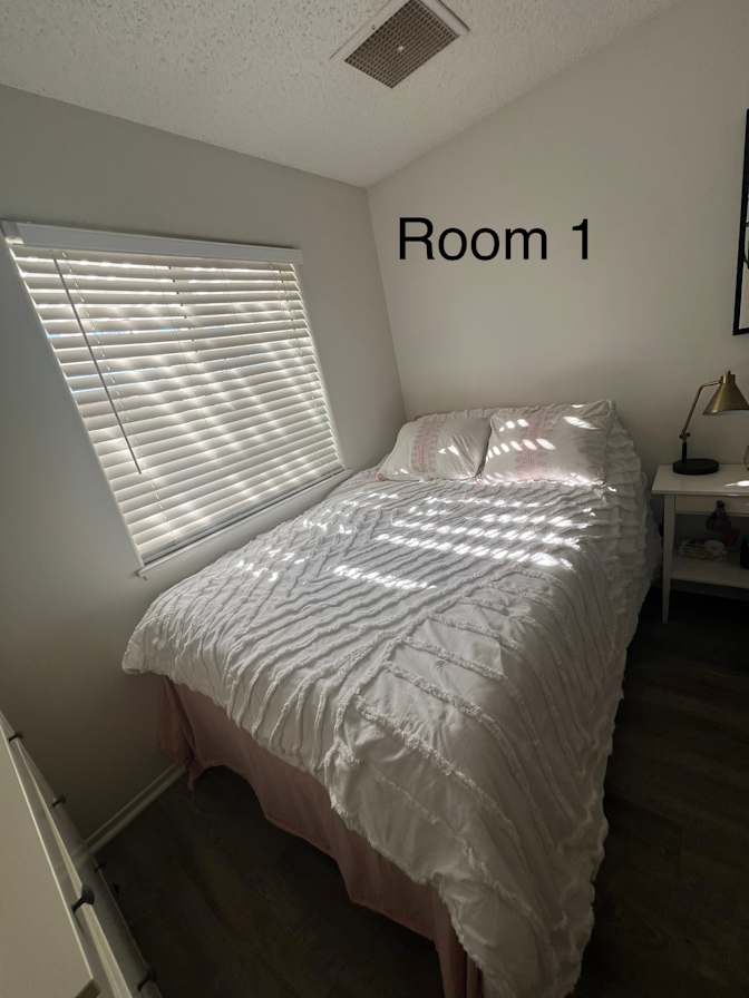 Manuela's room