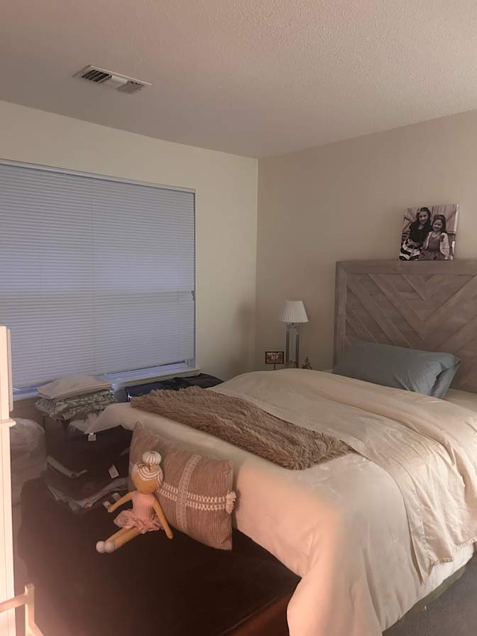 Viana's room