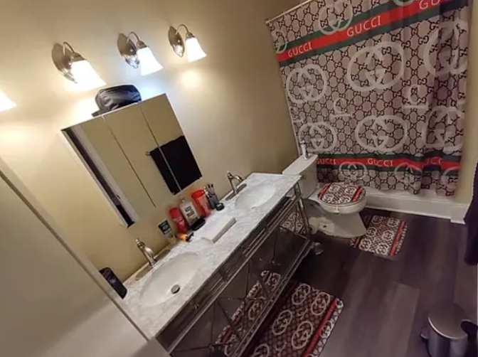 Alcove Rooms's room