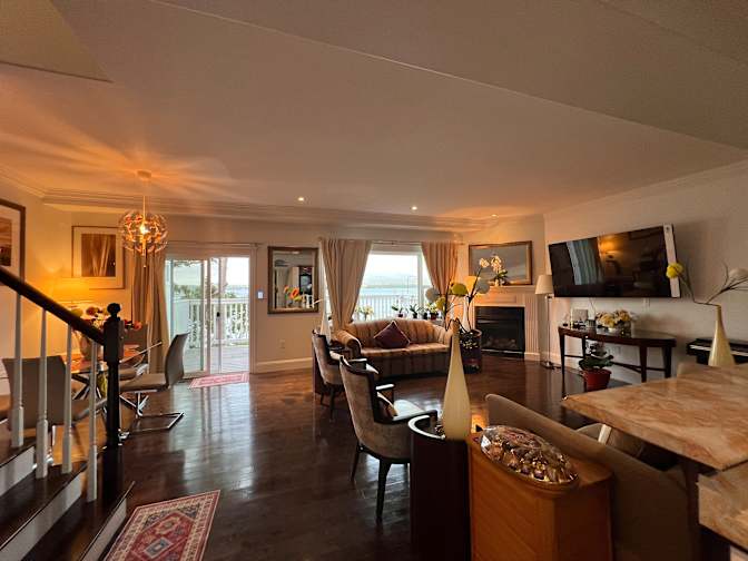 Xiaoye ( Zoe)'s room