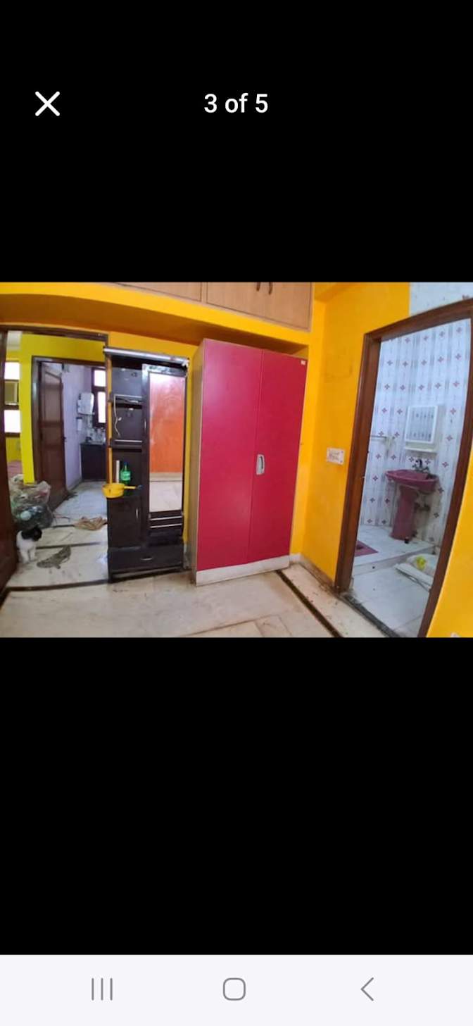 mahua BHATTACHARJEE's room