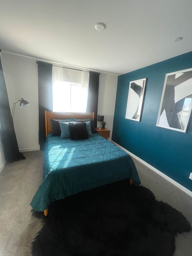 Dequan's room