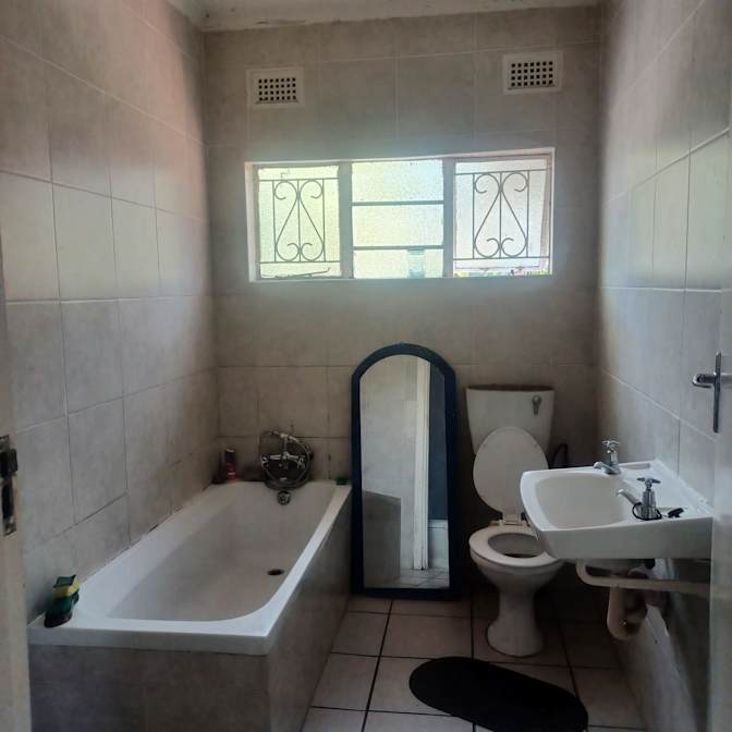 Sibonile's room