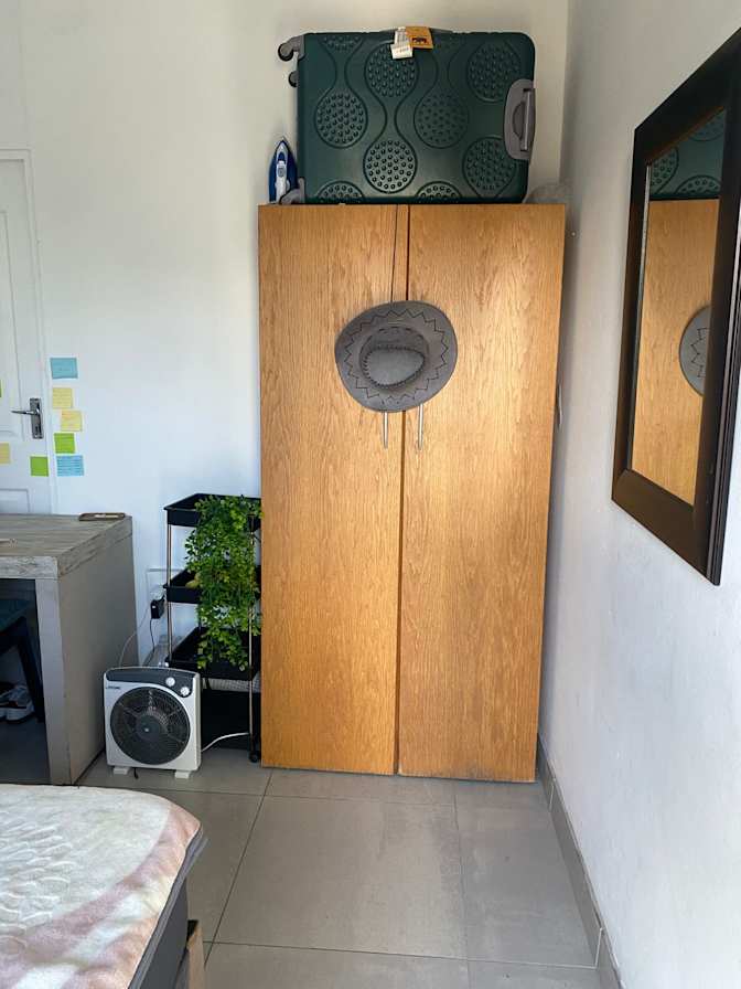 Alazar's room