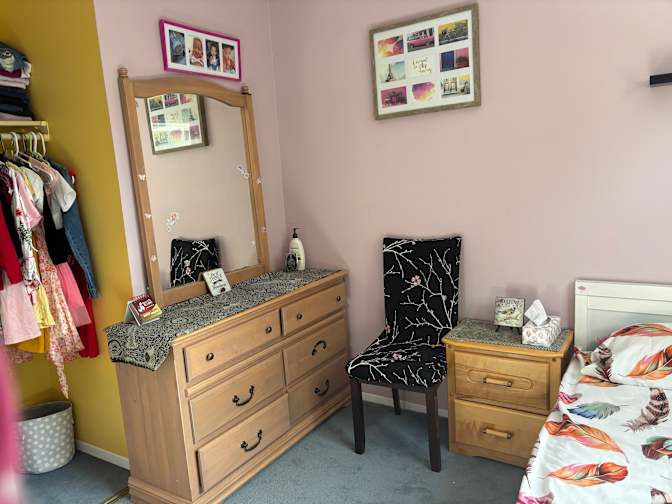 Elyen's room