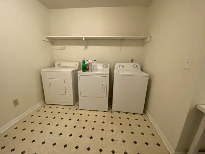 Alcove Rooms's room