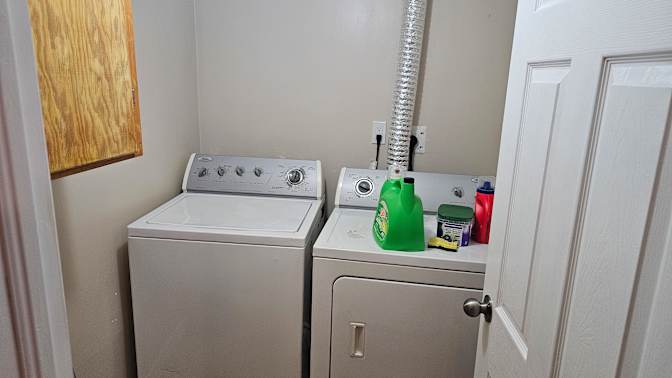 HONG TAI JIAO's room