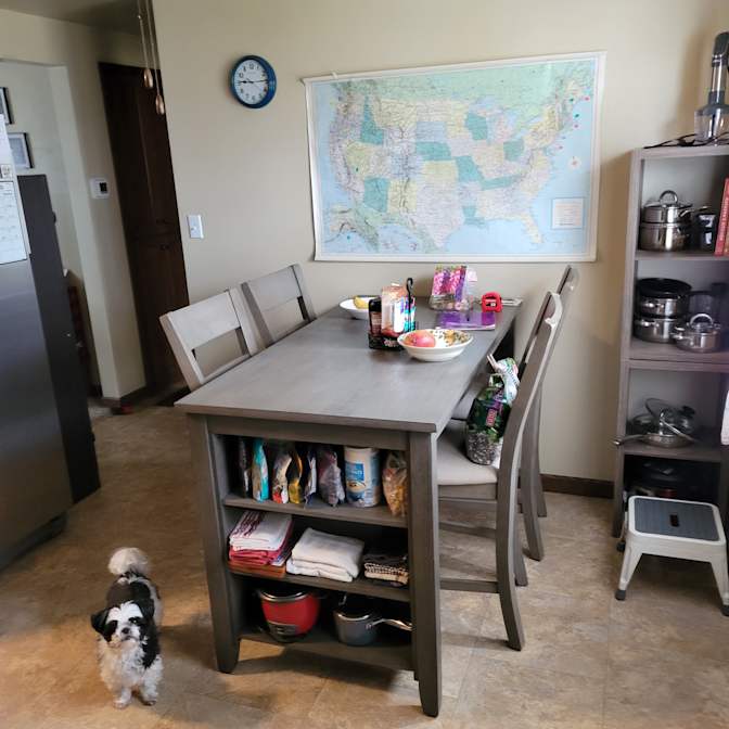 Jules's room