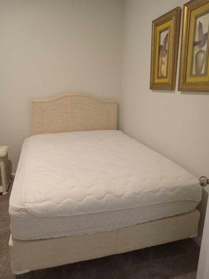 Linda Alonso's room