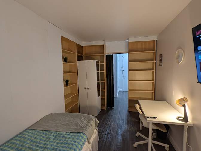 Serdar's room