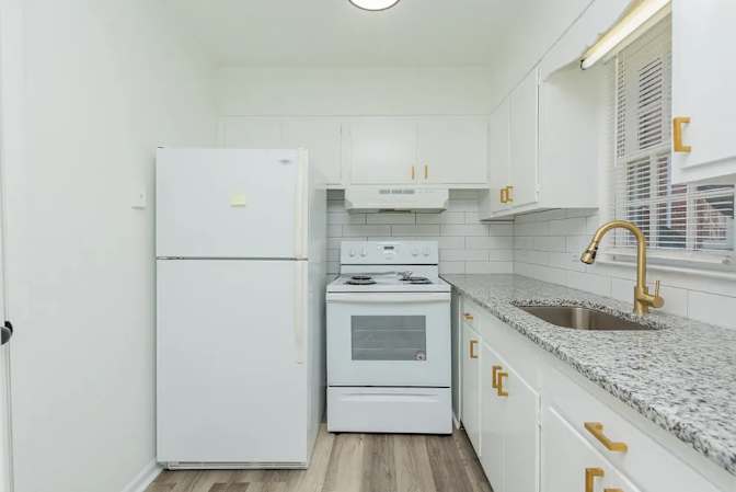Alcove Rooms's room