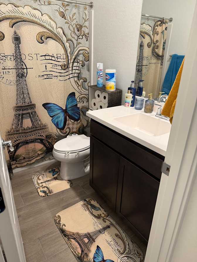 Dee's room