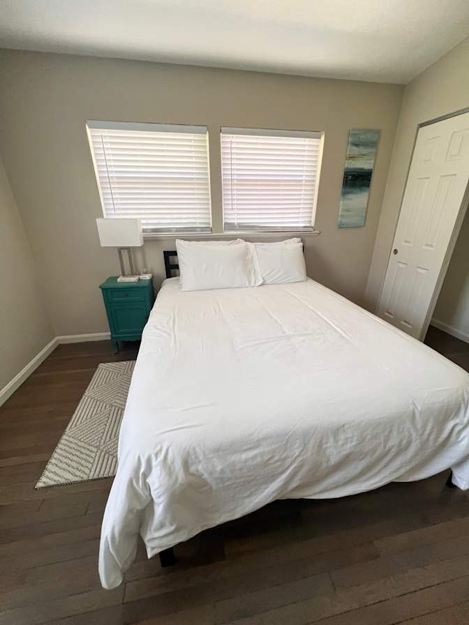 Cincy Furnished Stays's room