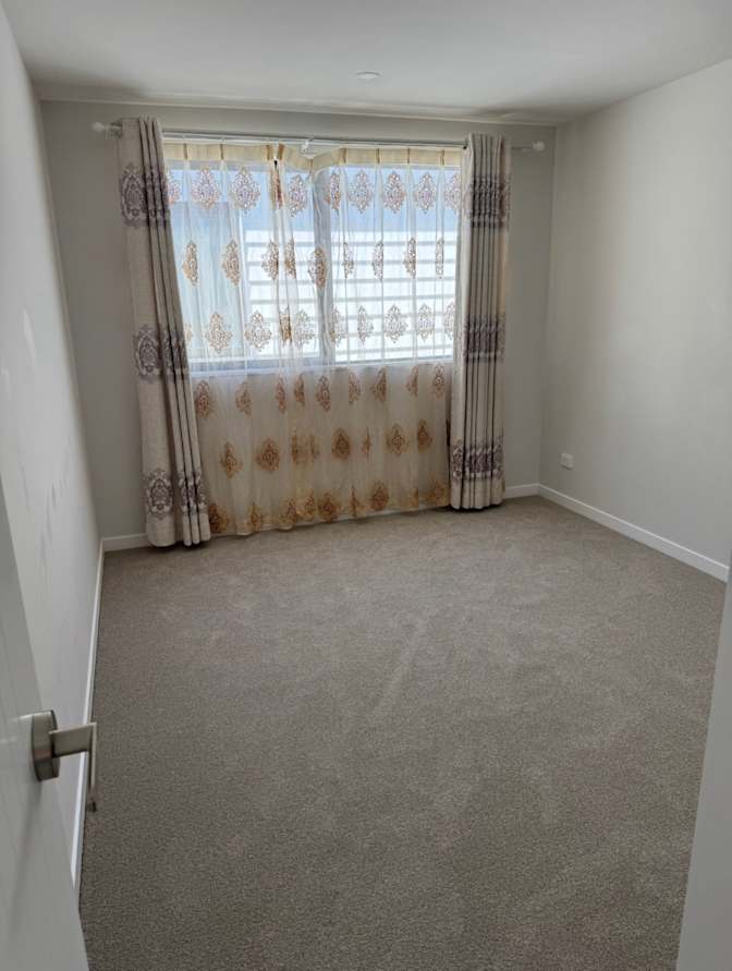 Parvaneh's room