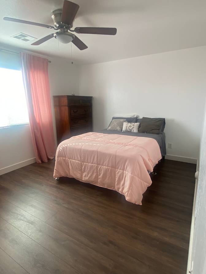 Rosie Flores's room