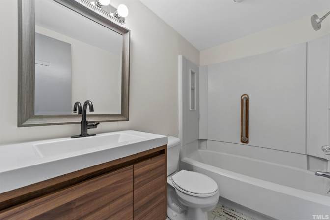 Alcove Rooms's room