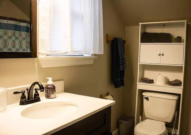 Alcove Rooms's room