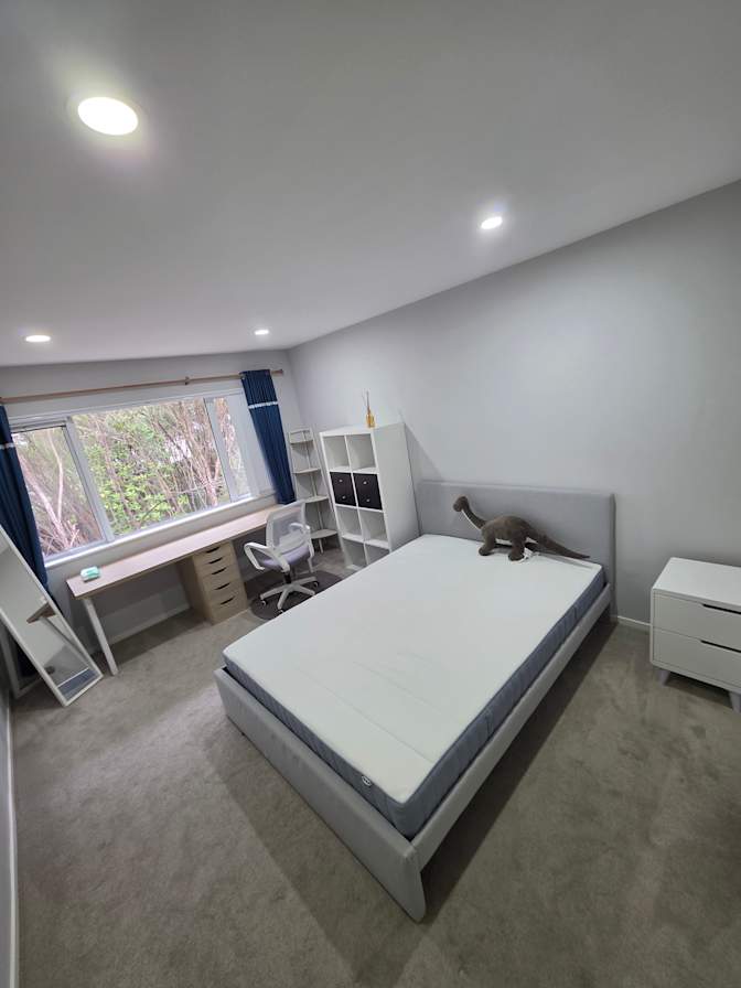 SUN HO JUN's room