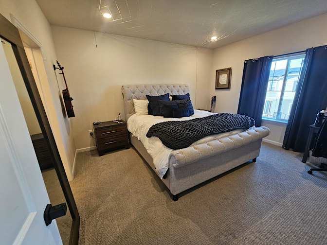 kenny's room