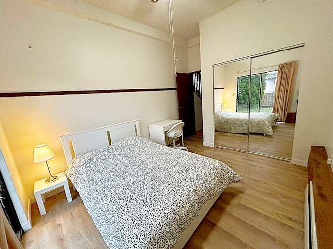 Shahram's room