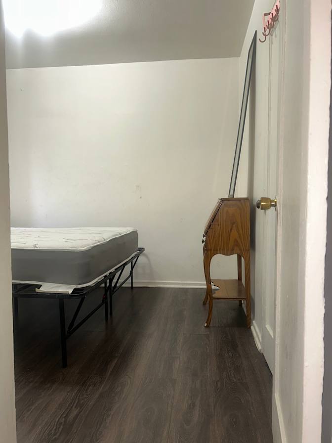 Wani's room