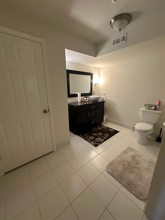 Mahsa Azimi's room