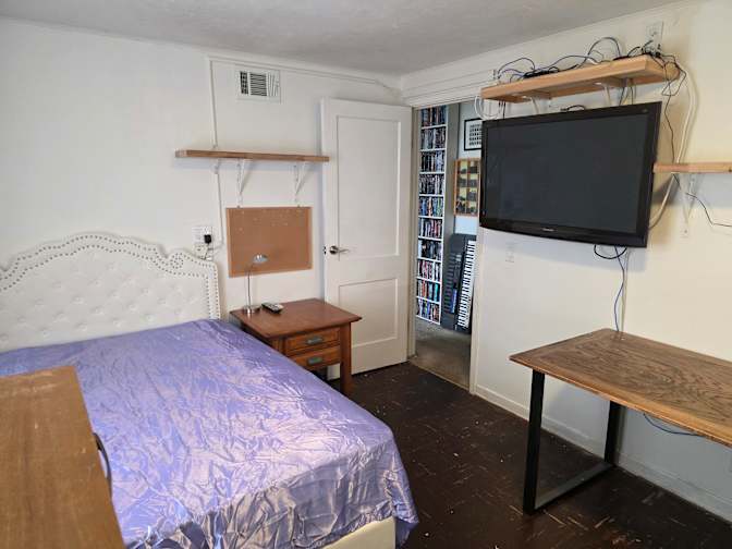 Annette's room