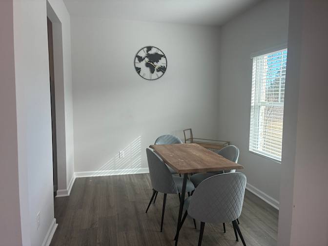 Alcove Rooms's room