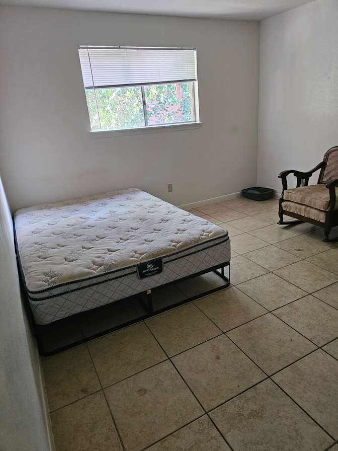 Royce's room