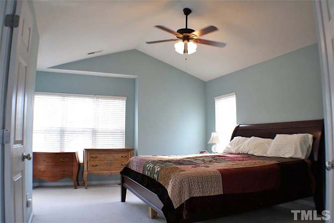 Alcove Rooms's room