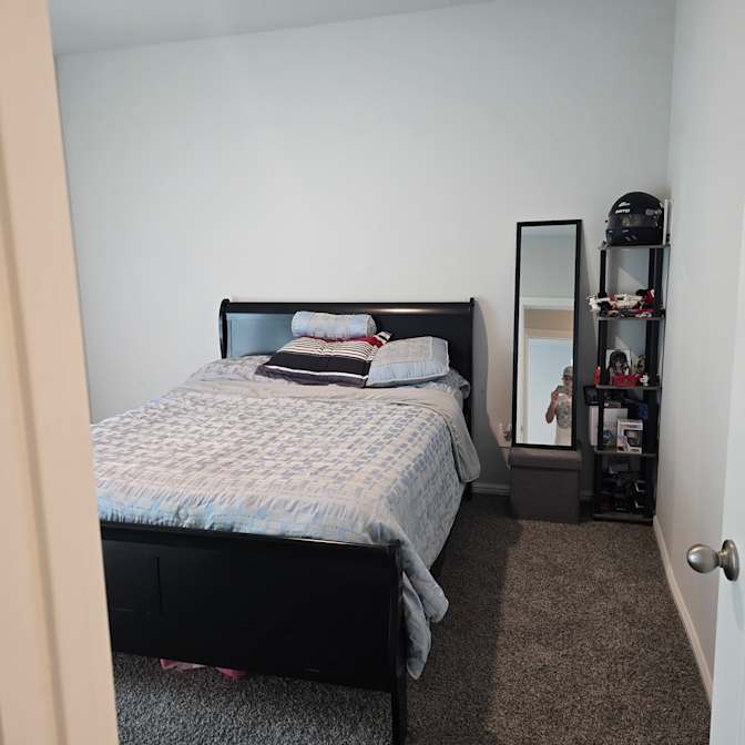 SCOTT VANCE's room