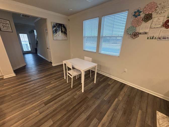 Alcove Rooms's room