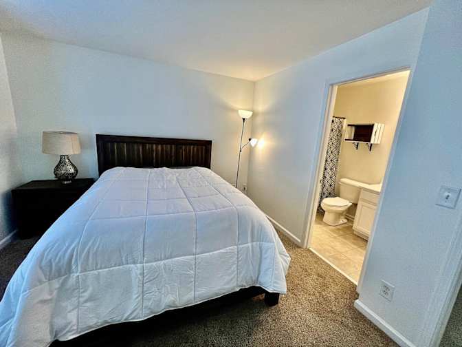 Alcove Rooms's room