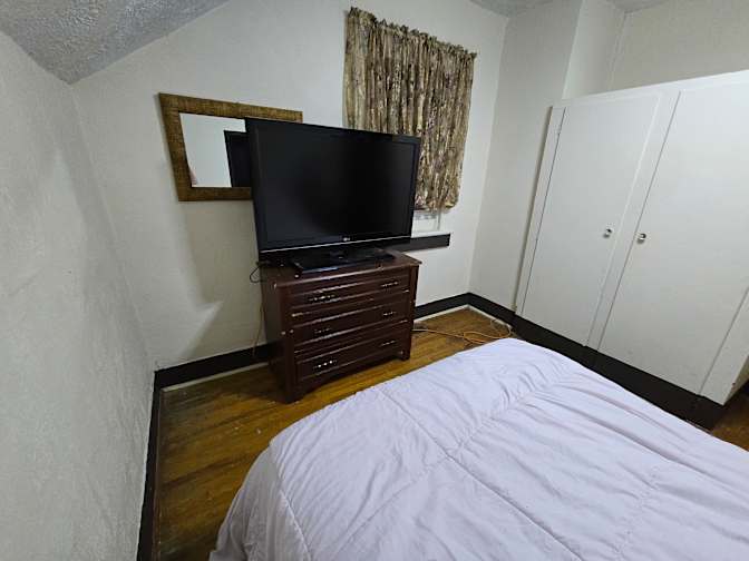 KIMBERLEY STEAD's room