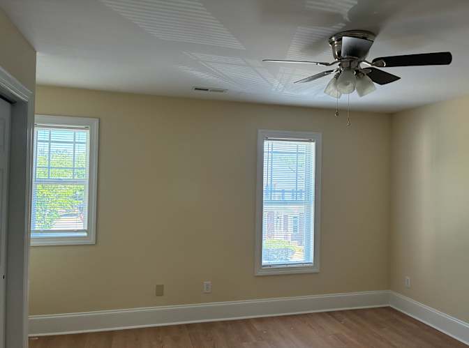 Alcove Rooms's room