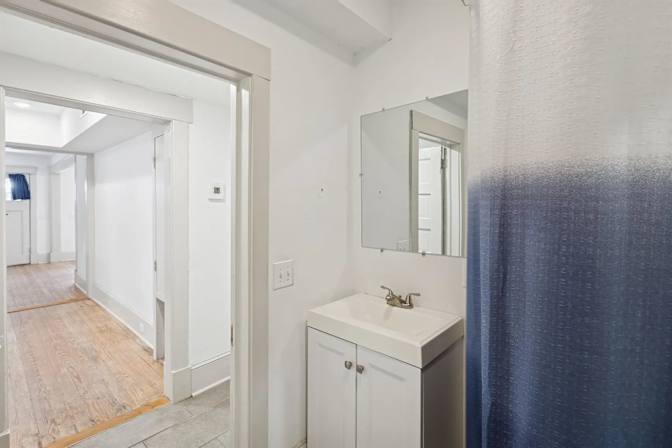 Omelora Living Services's room
