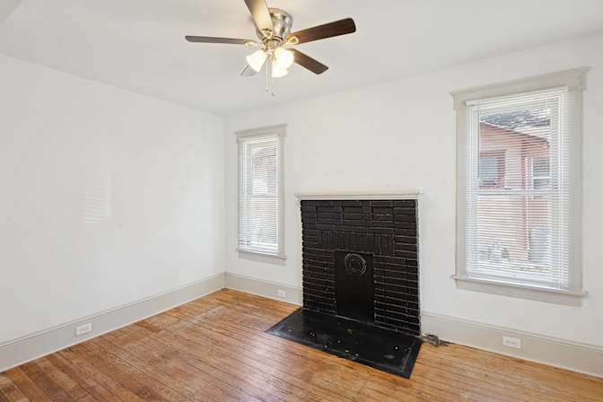 Omelora Living Services's room