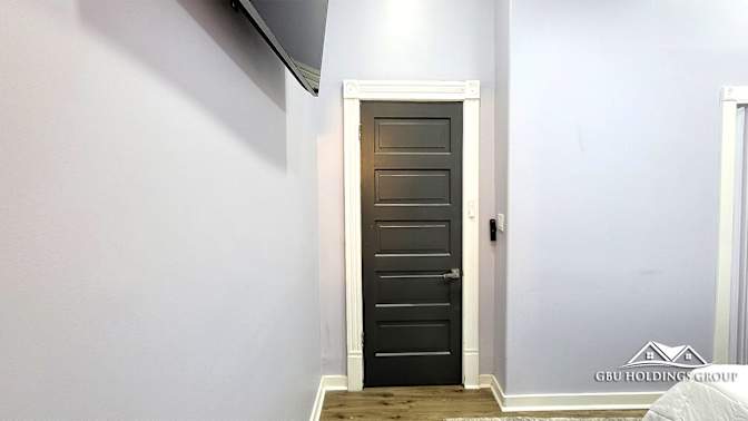 GBU Holdings Group's room