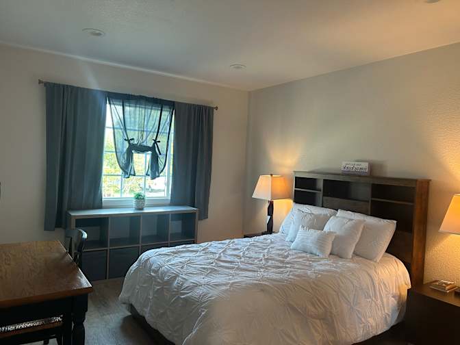 Hoa's room