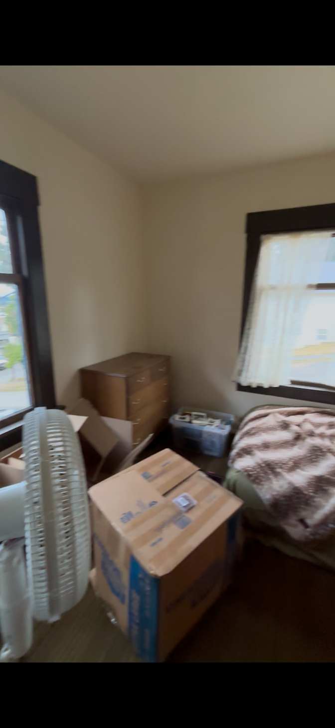 Arin's room