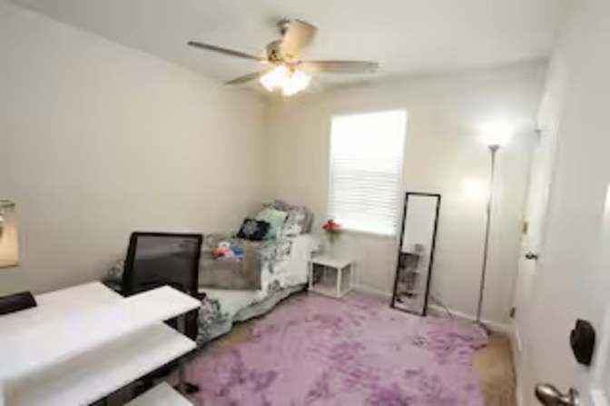 Alcove Rooms's room