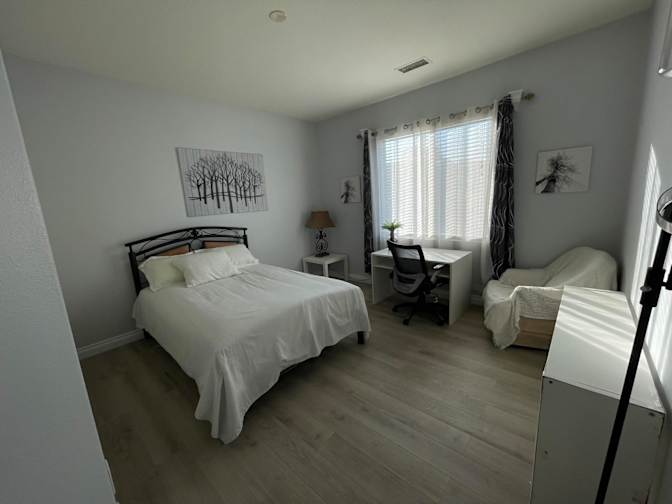 Kimi's room