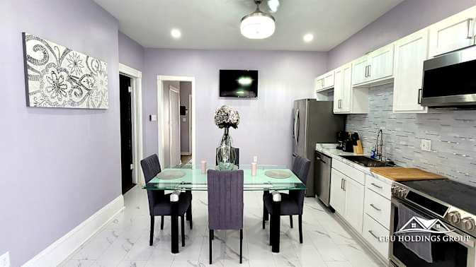 GBU Holdings Group's room