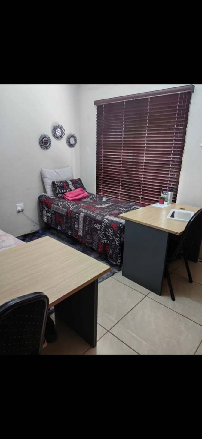 ZwelakheSamuel Msiza's room