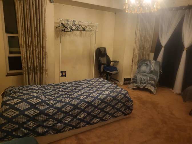 Eddy's room